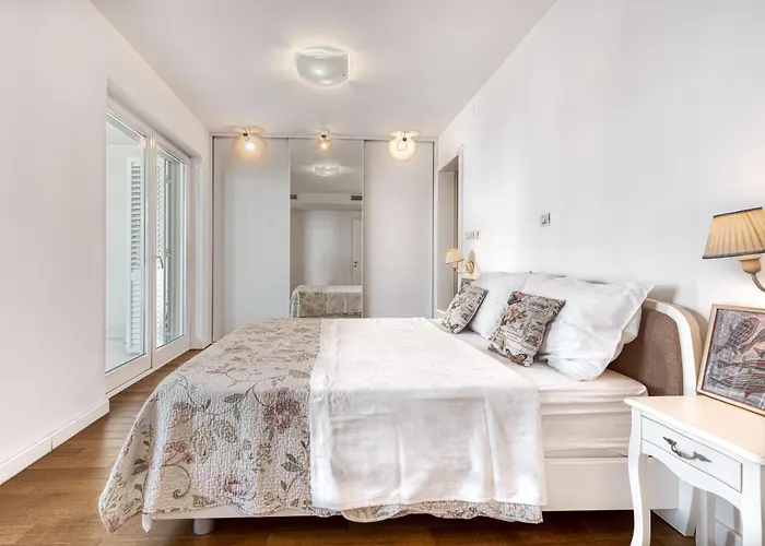 아파트 Dvori Lapad 2 Direct Sea View *