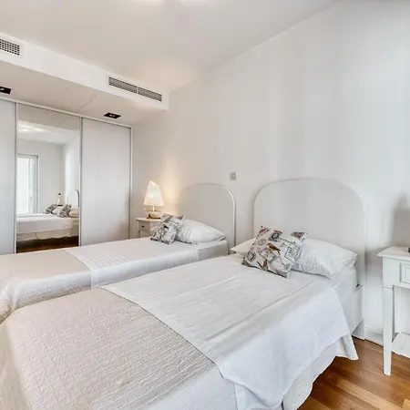 Dvori Lapad 2 Direct Sea View Apartment *