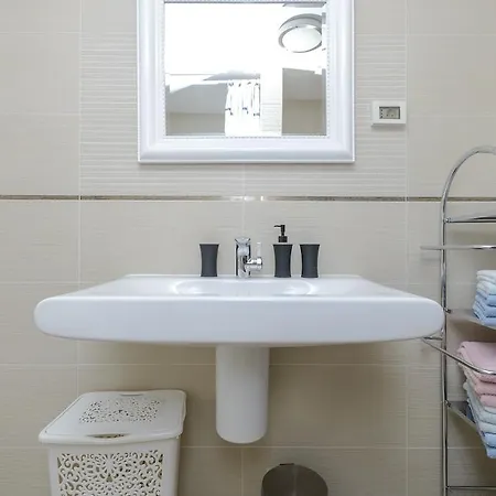 Dvori Lapad 2 Direct Sea View Apartment *