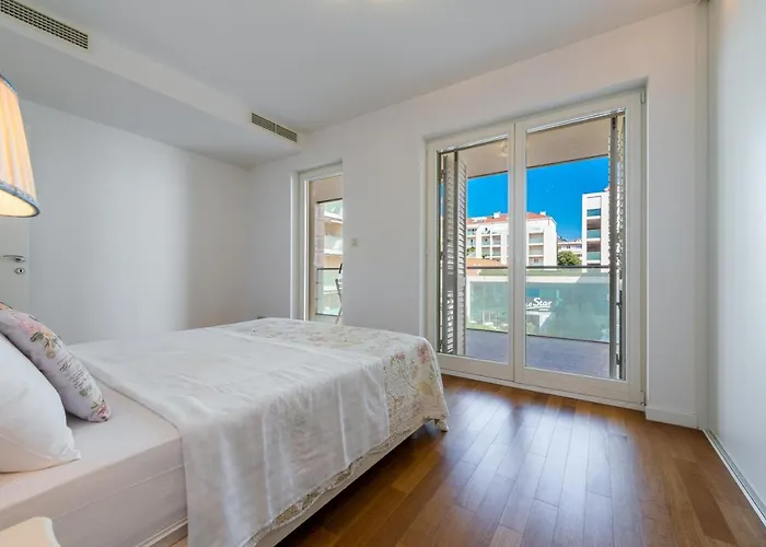 Dvori Lapad 2 Direct Sea View