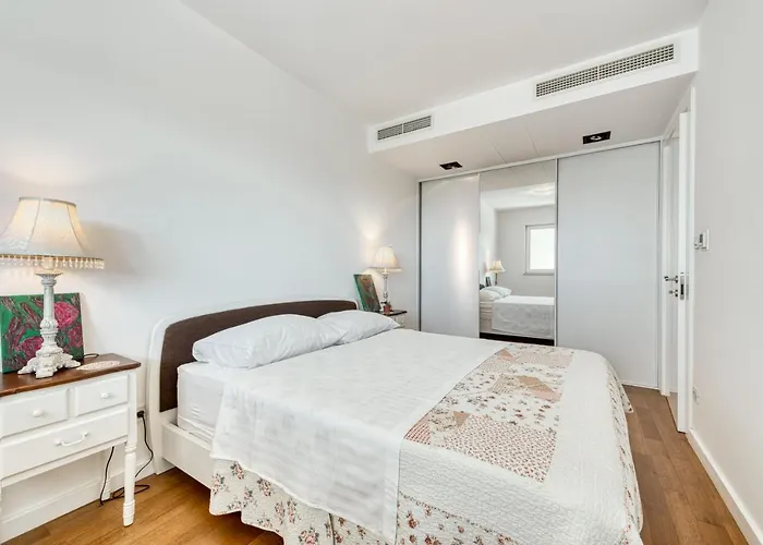 Dvori Lapad 2 Direct Sea View