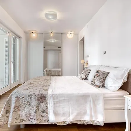 아파트 Dvori Lapad 2 Direct Sea View *
